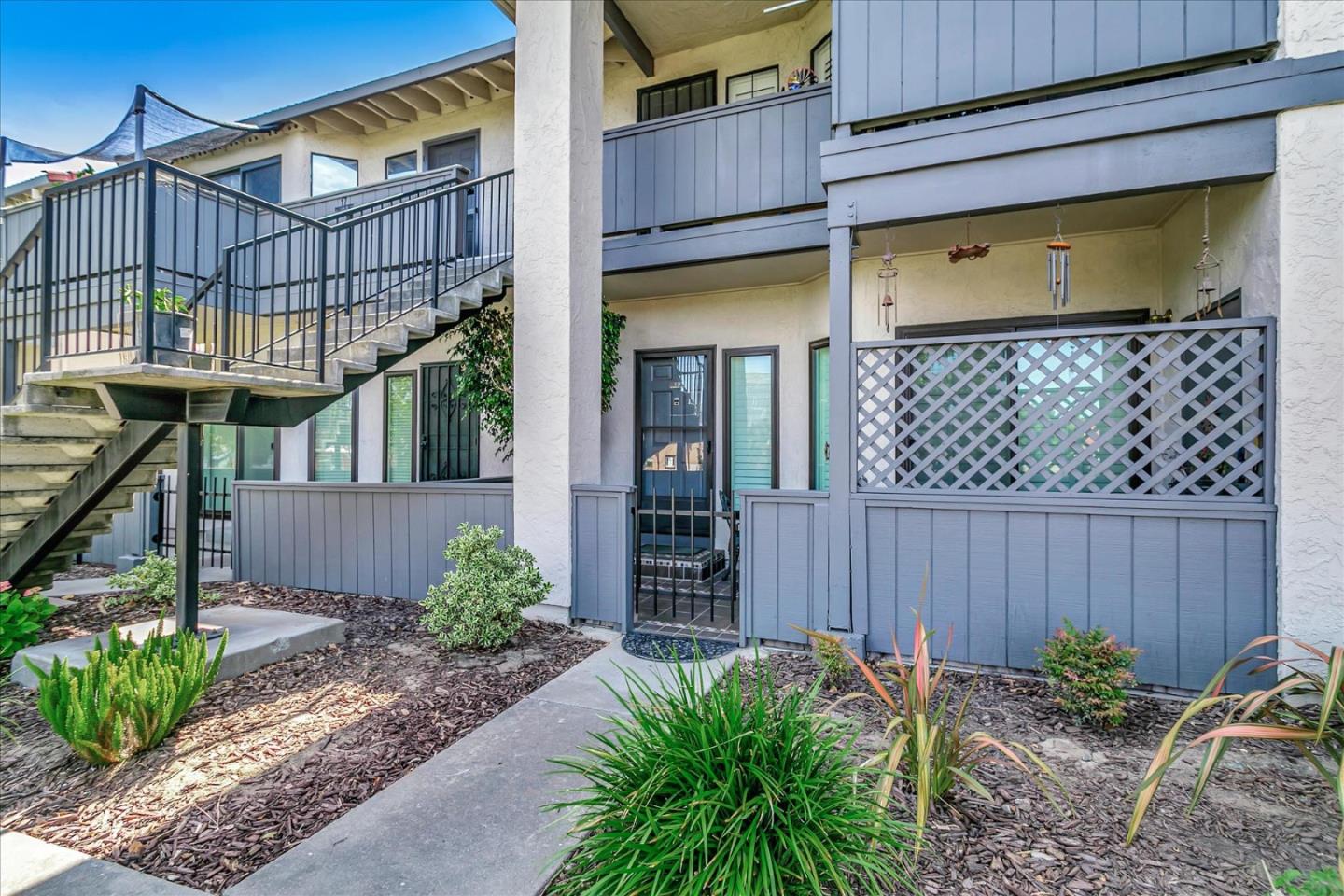 19 Kenbrook Circle
