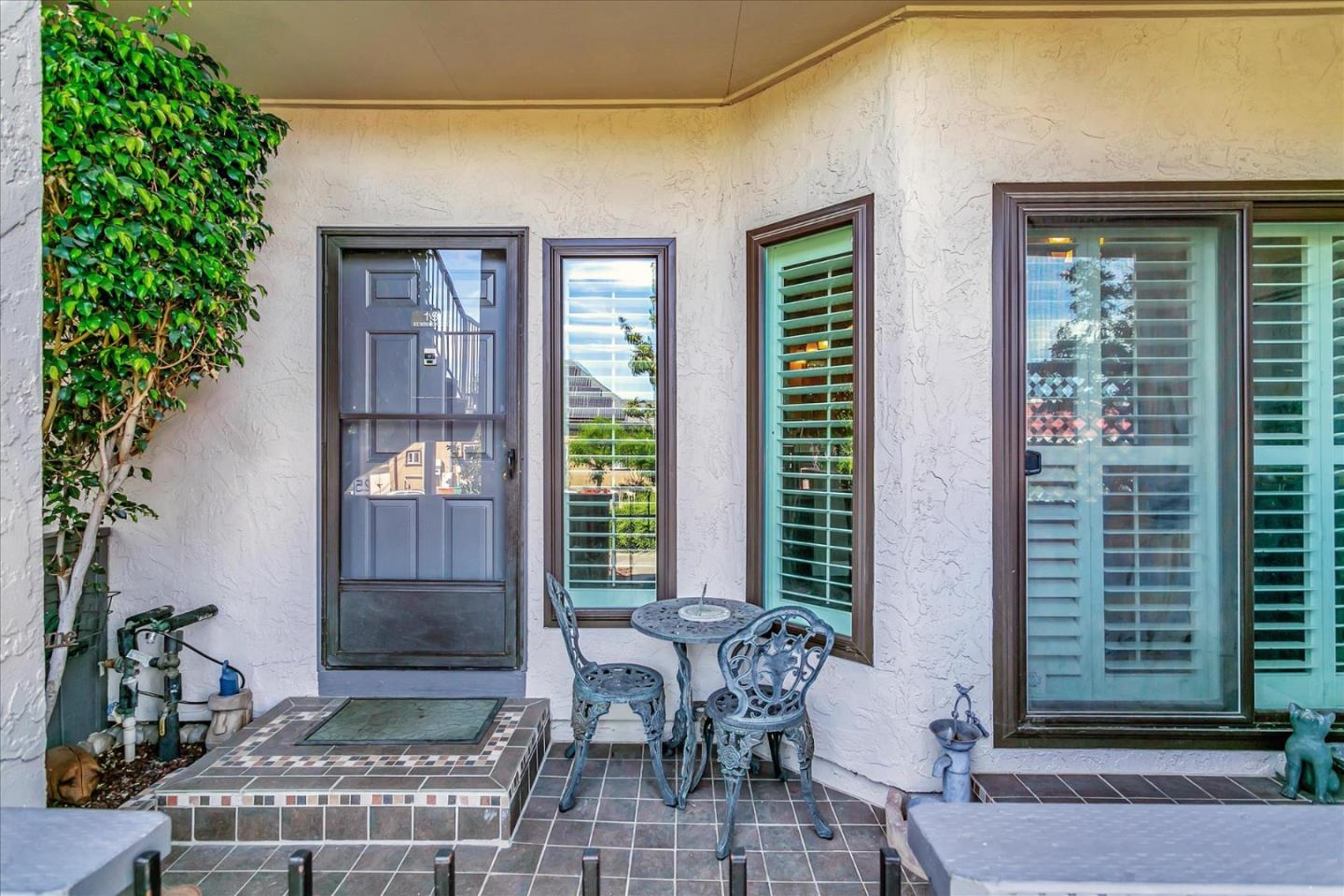 19 Kenbrook Circle