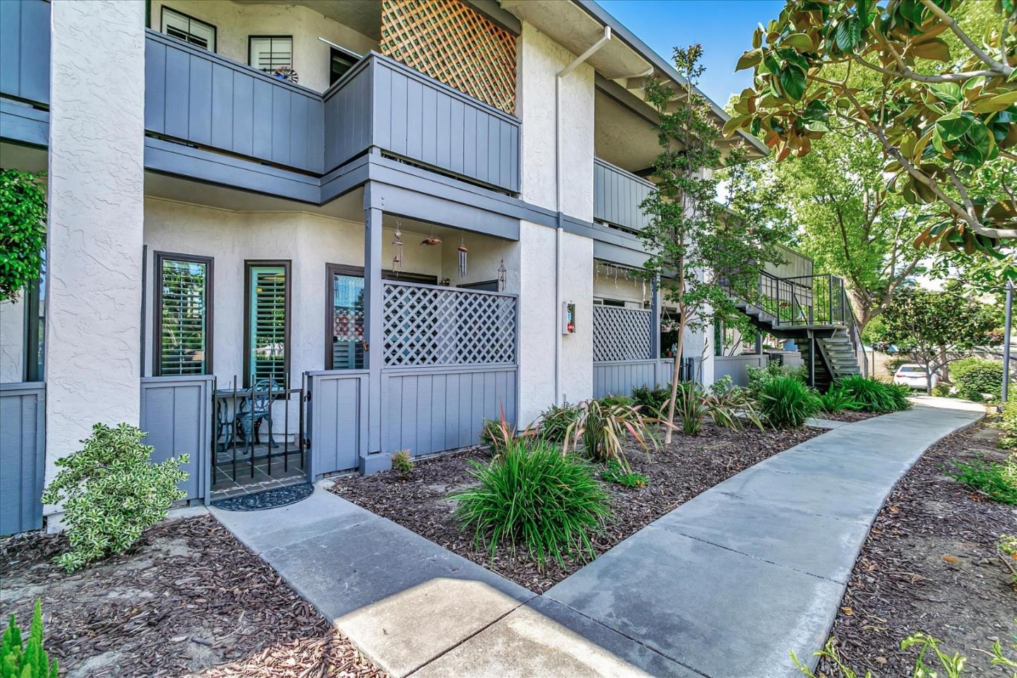 19 Kenbrook Circle
