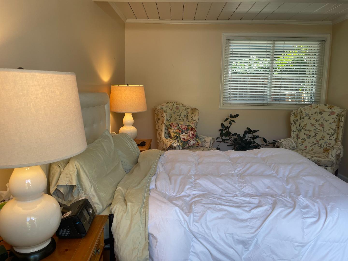372 Creekside Drive
