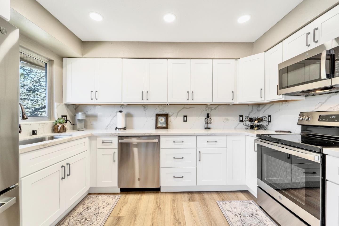 1555 Marina Ct F