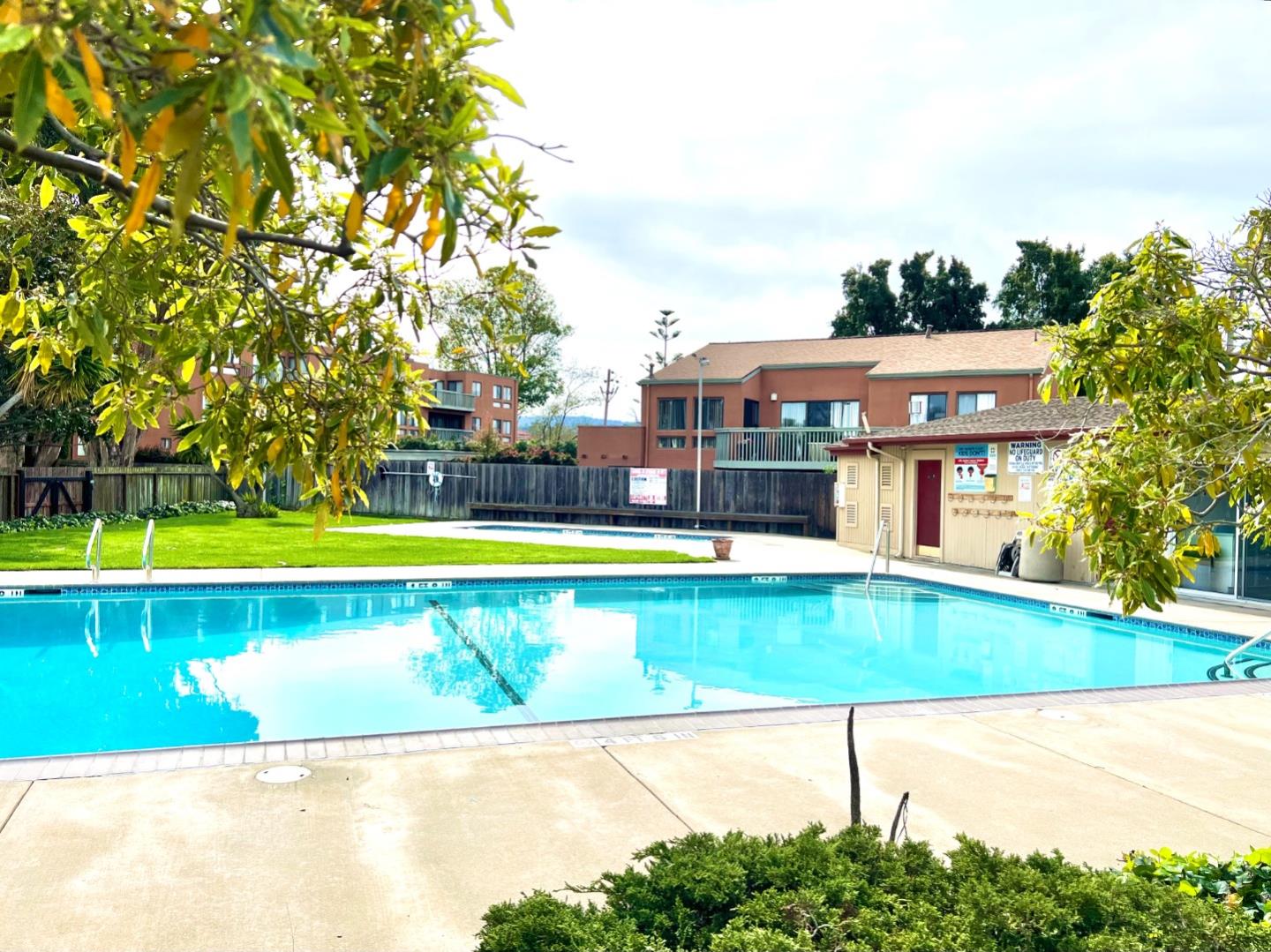 1555 Marina Ct F