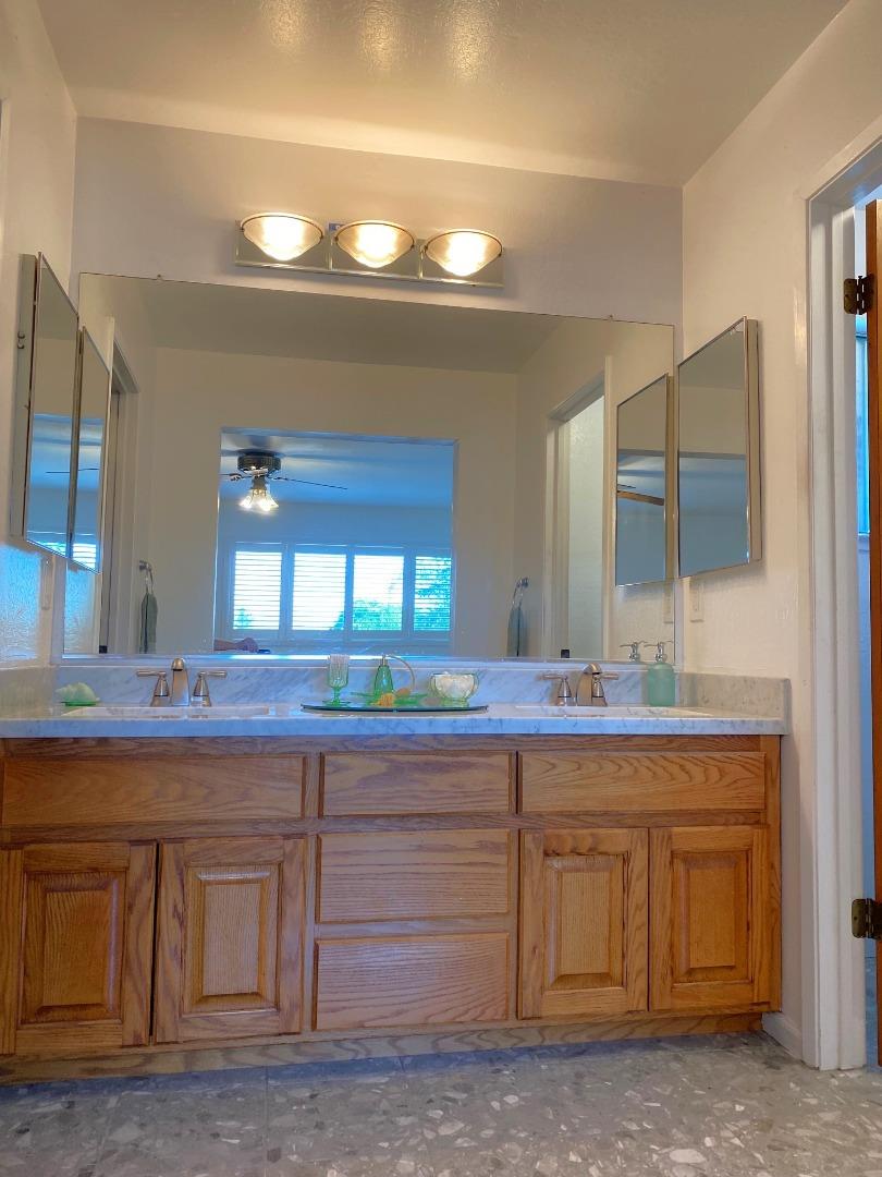 5281 Knights Estates