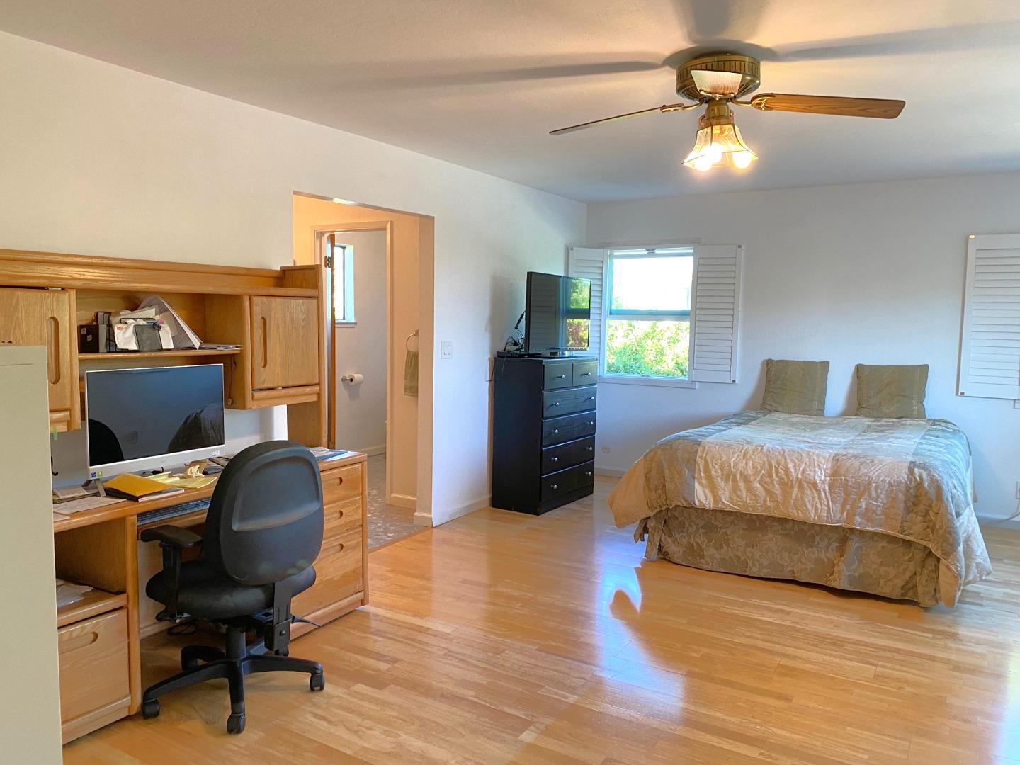 5281 Knights Estates