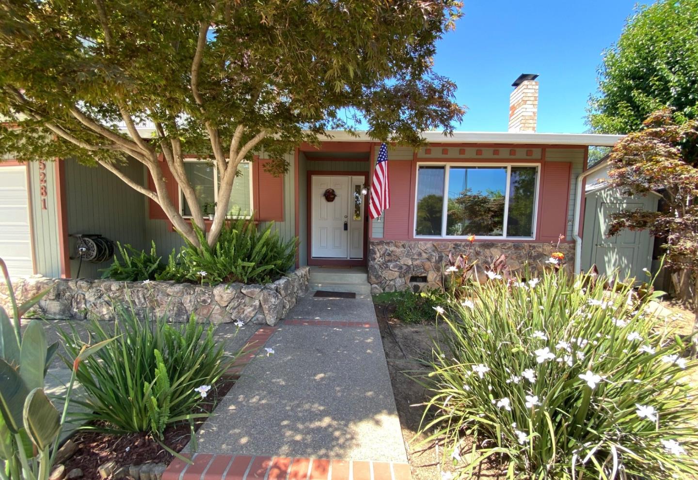 5281 Knights Estates