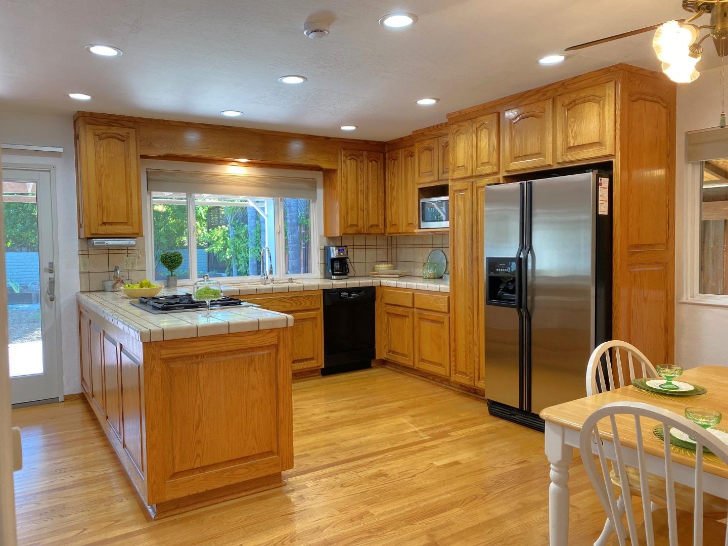 5281 Knights Estates