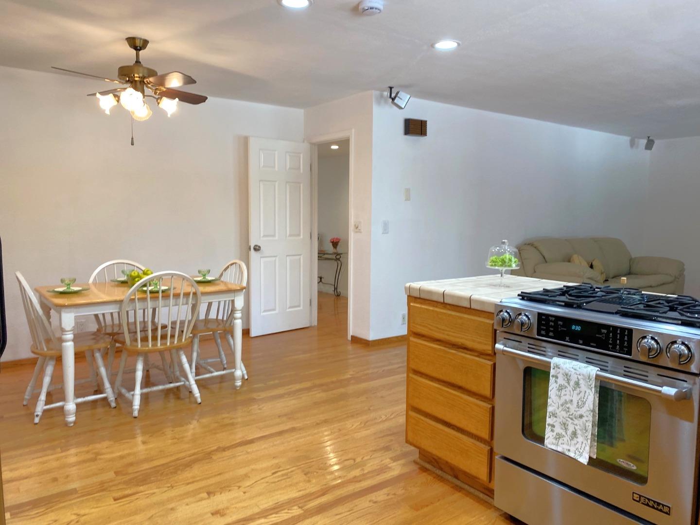 5281 Knights Estates