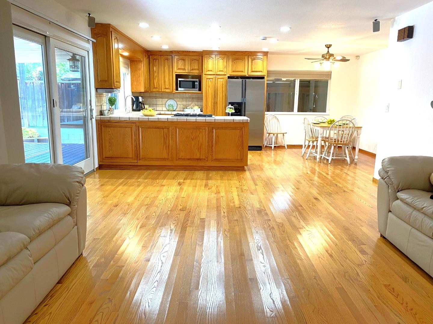 5281 Knights Estates