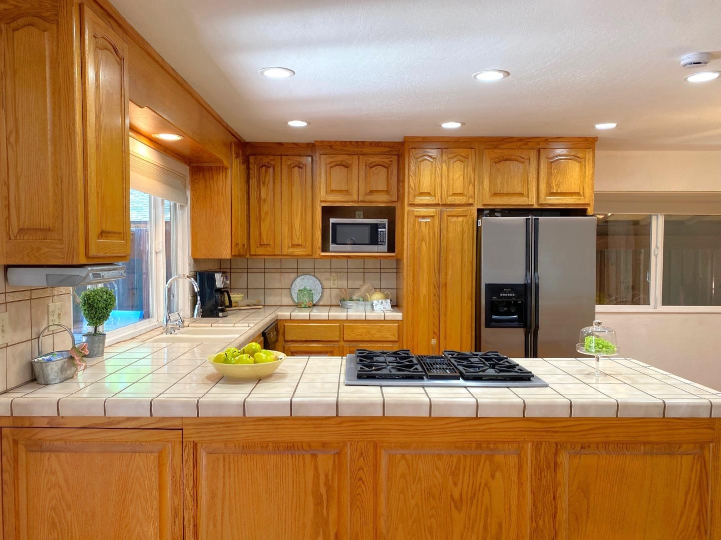5281 Knights Estates