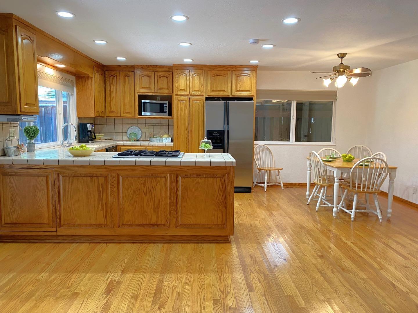 5281 Knights Estates
