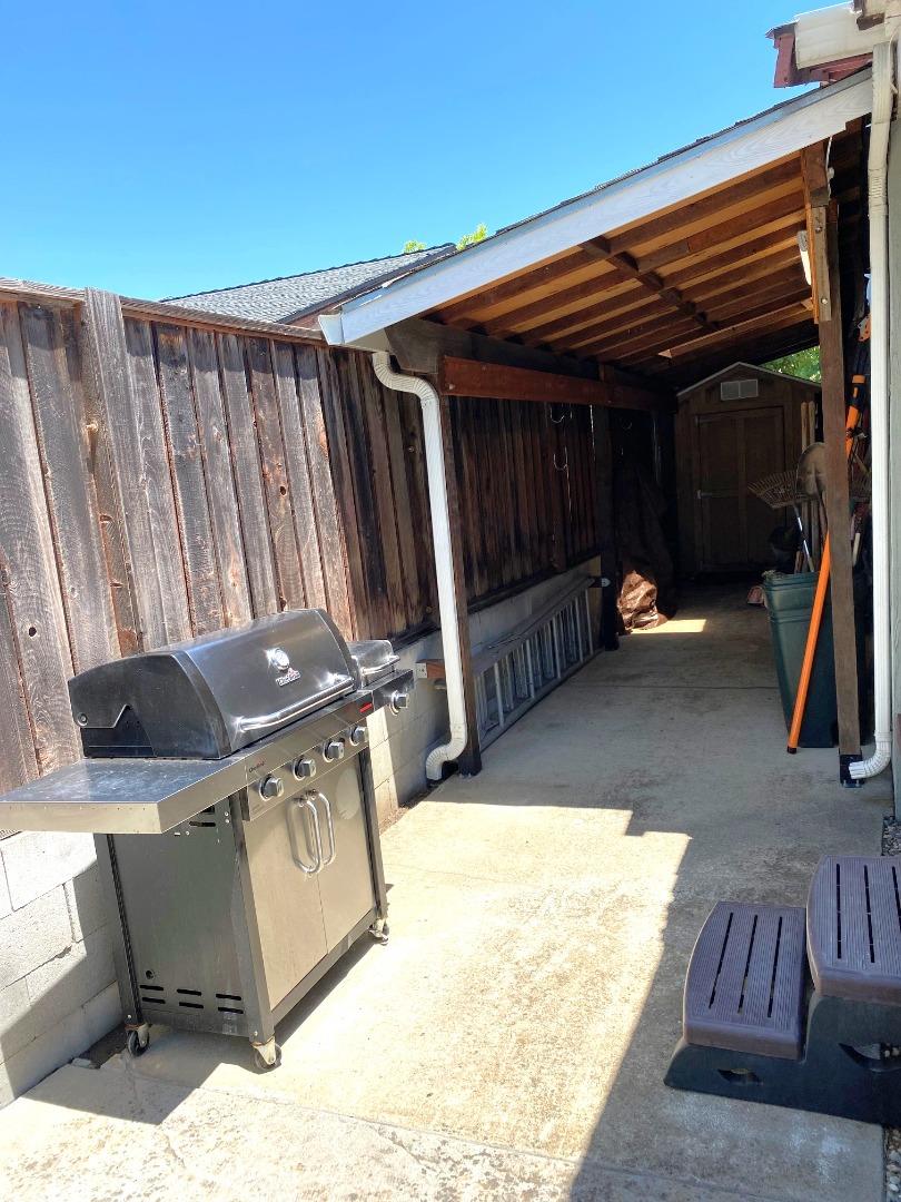 5281 Knights Estates