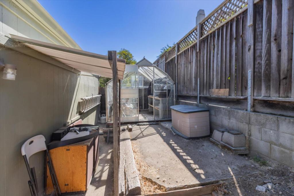 4581 Abbeygate Court