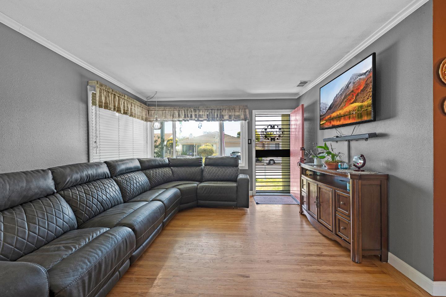 324 San Rey Avenue