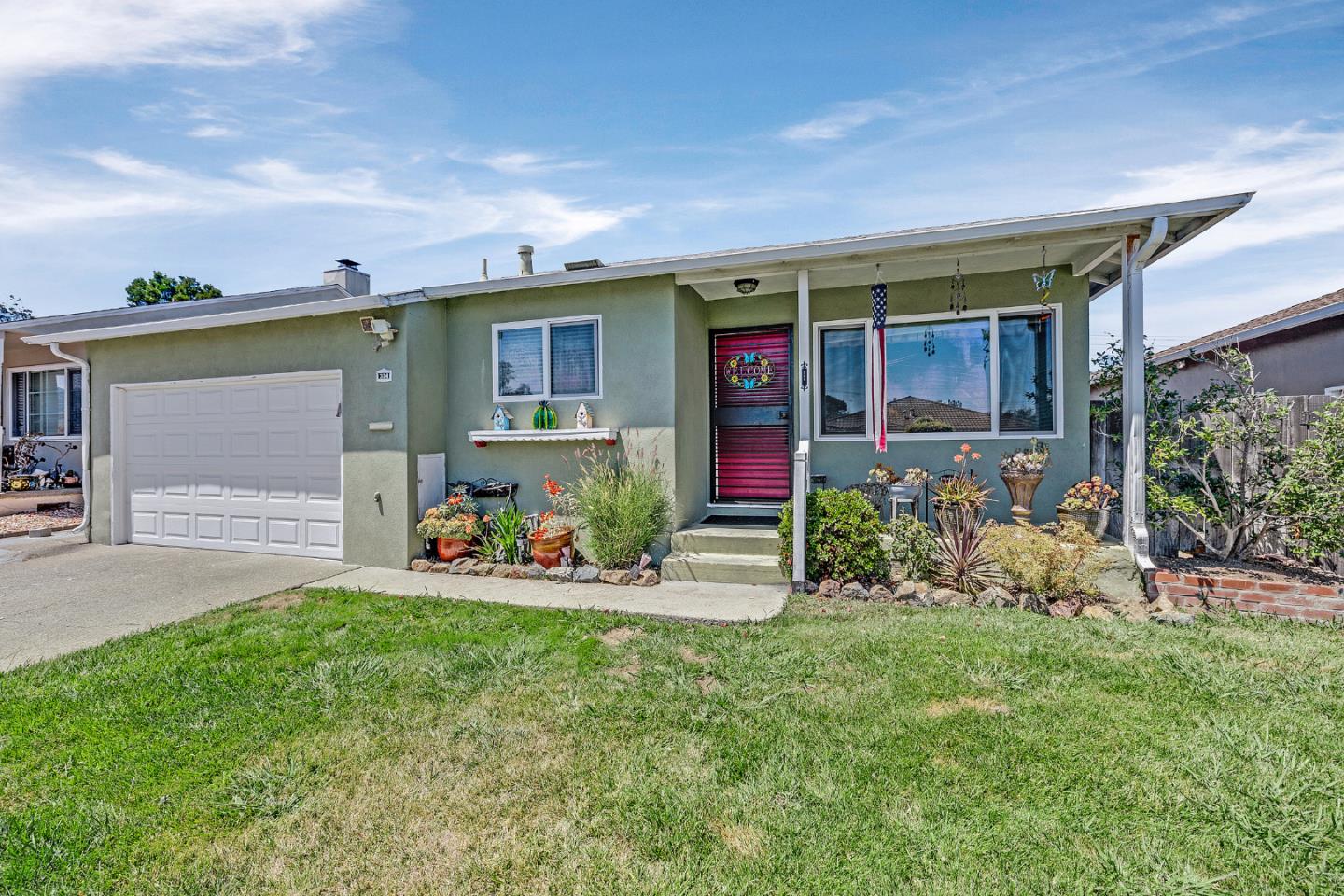 324 San Rey Avenue