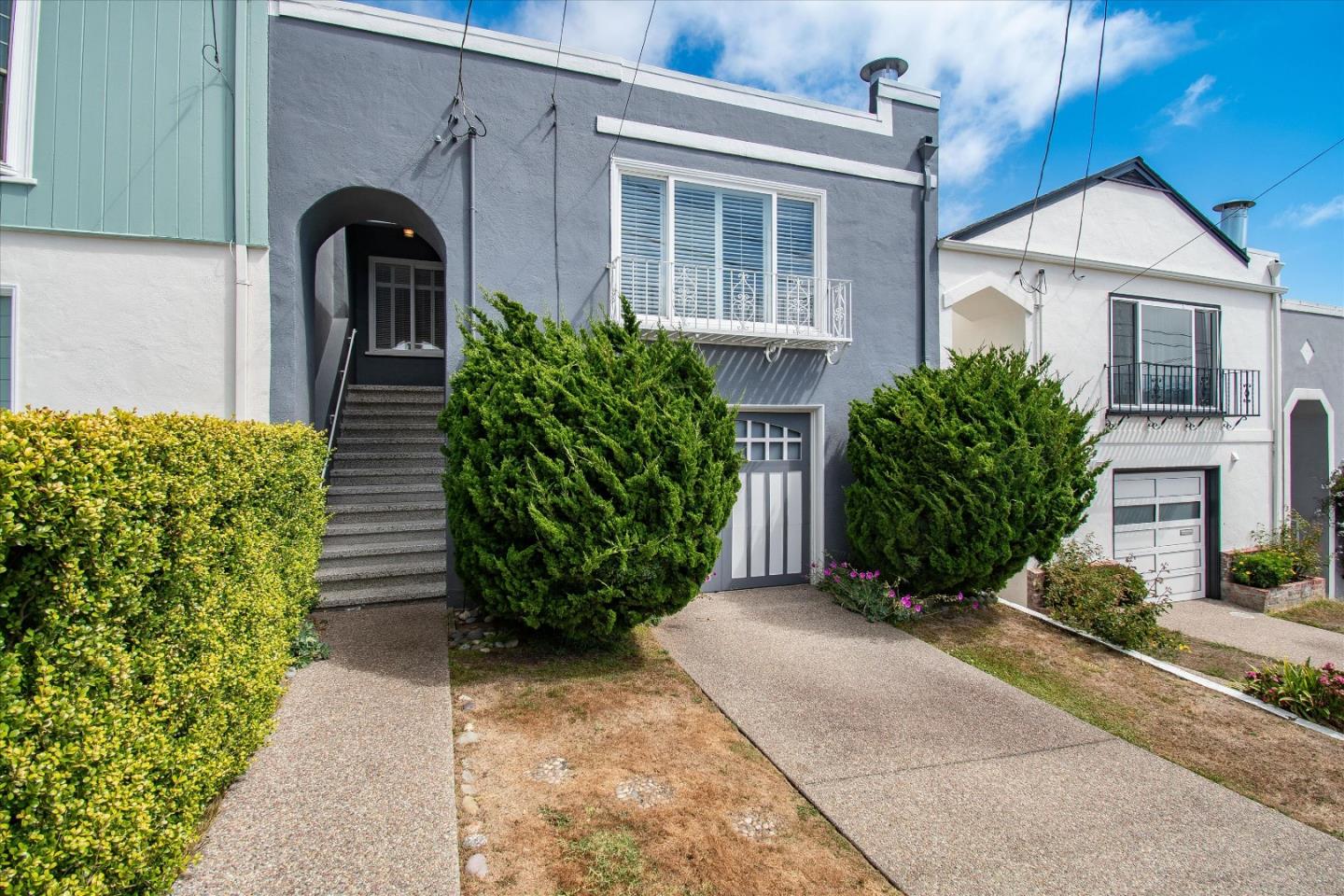 225 2nd Avenue