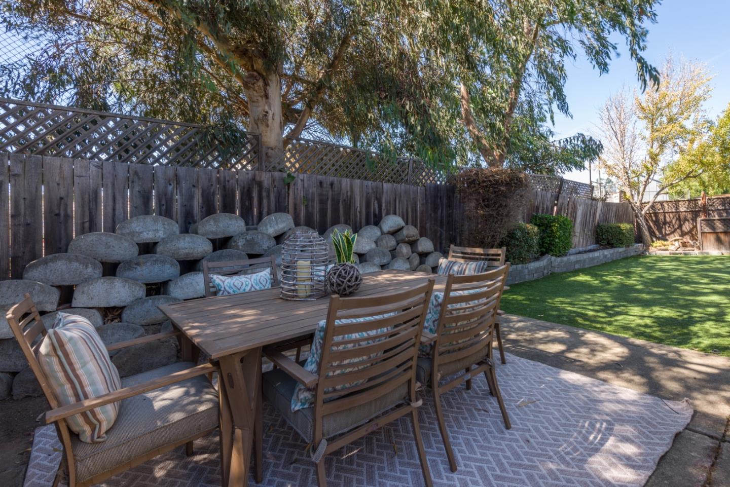 2622 Ensenada Way