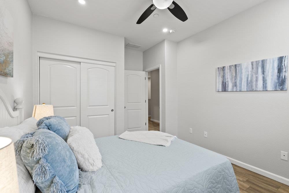 900 Old Oak Lane 3