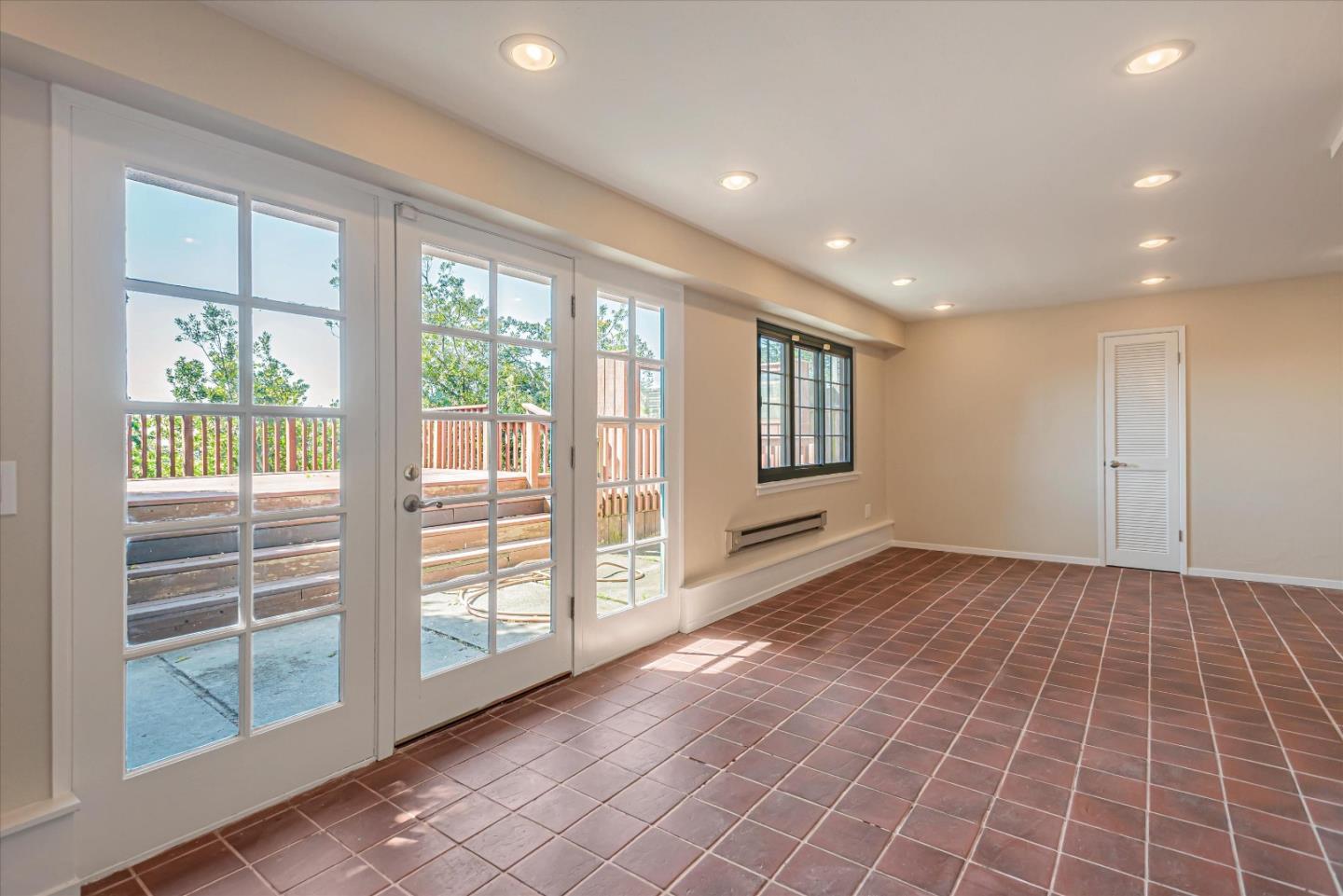 71 Eastridge Circle