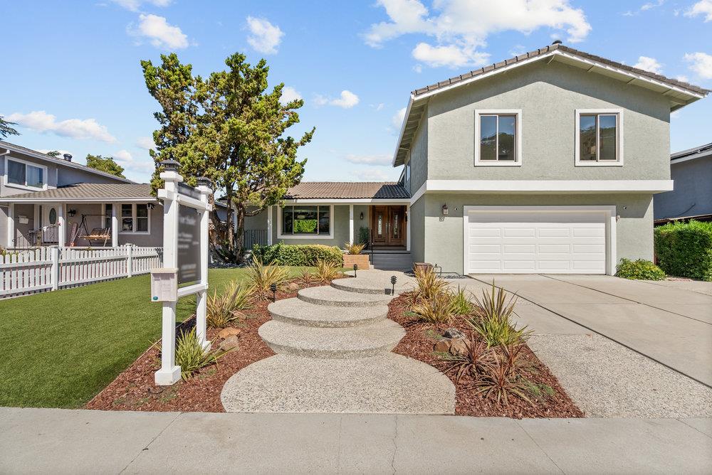 809 Colleen DR