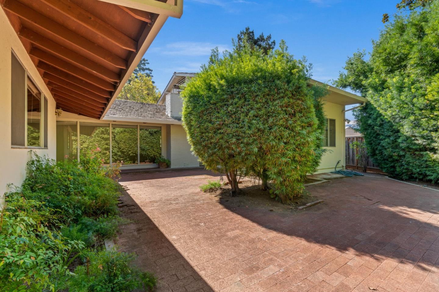 2166 Jardin Drive