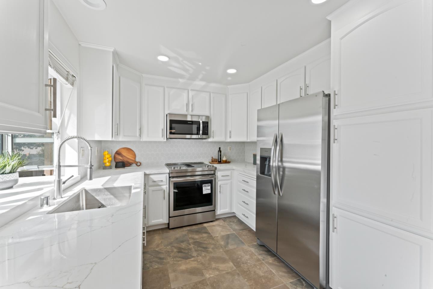 705 Hibiscus Place