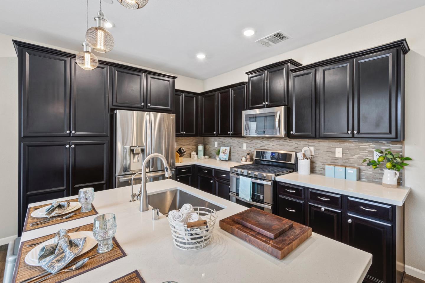 2541 Grassland Way