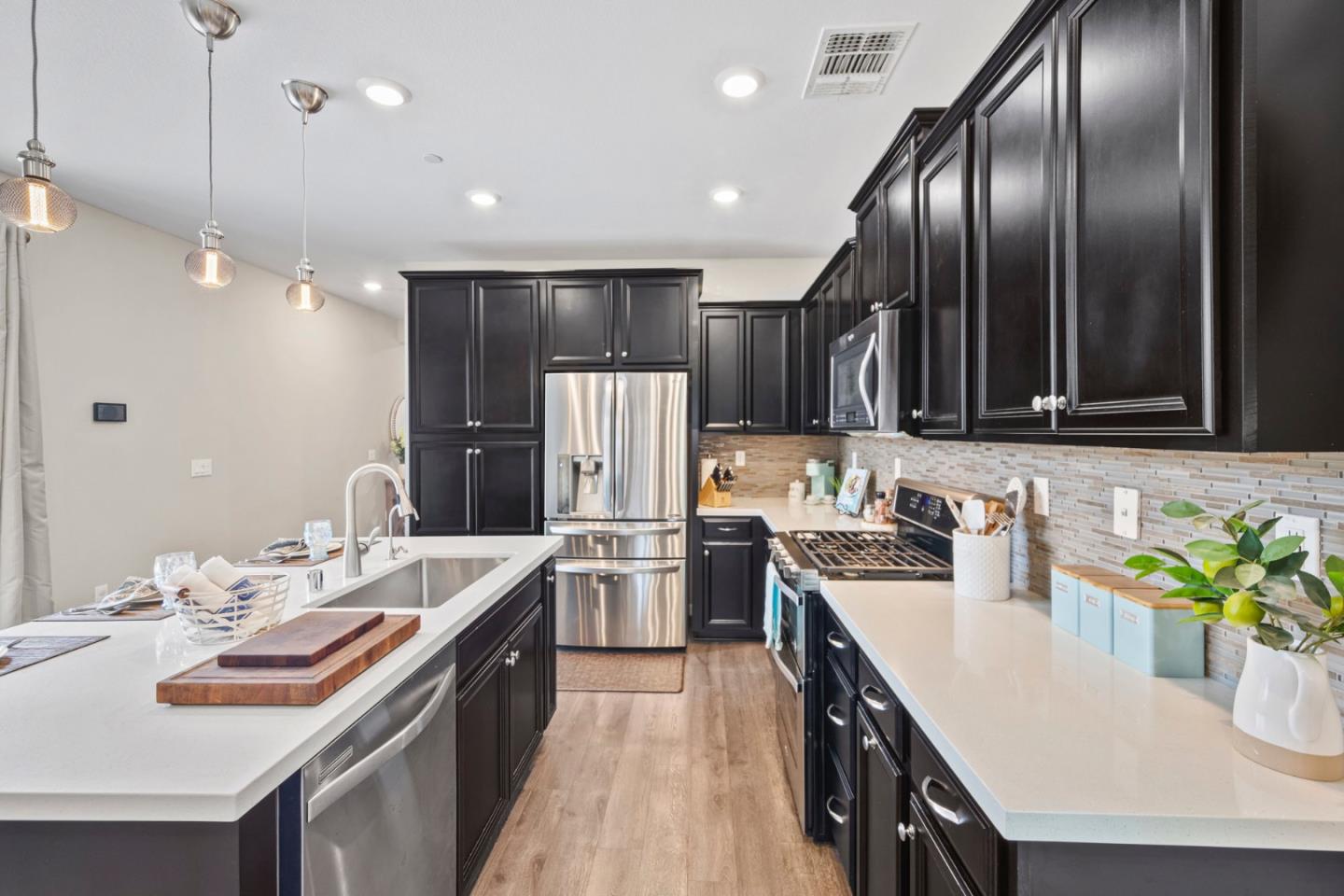 2541 Grassland Way
