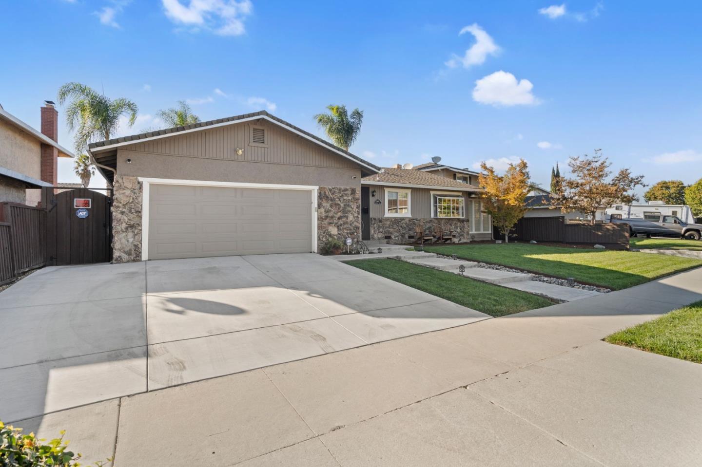 5679 Comanche Drive