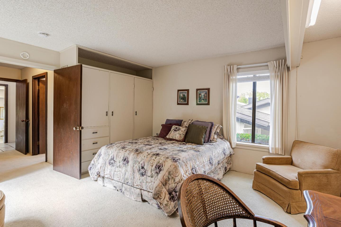 476 Golfview Drive