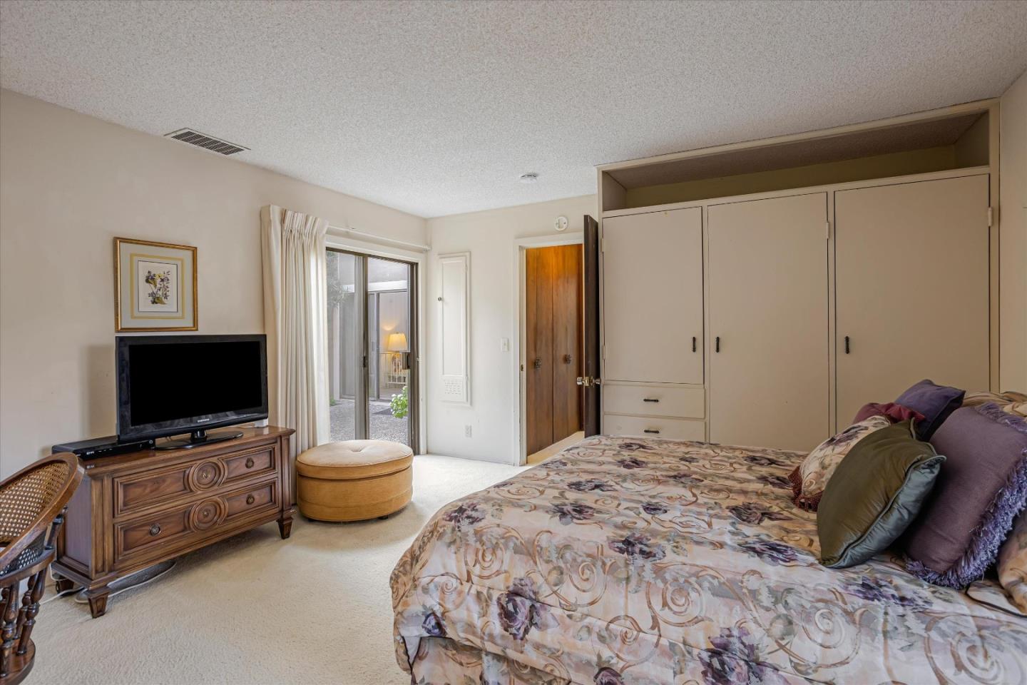 476 Golfview Drive