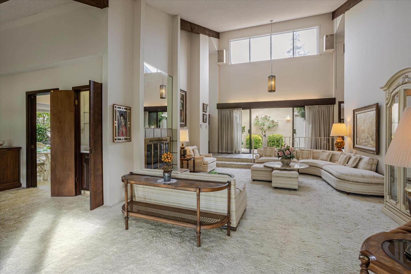 476 Golfview Drive
