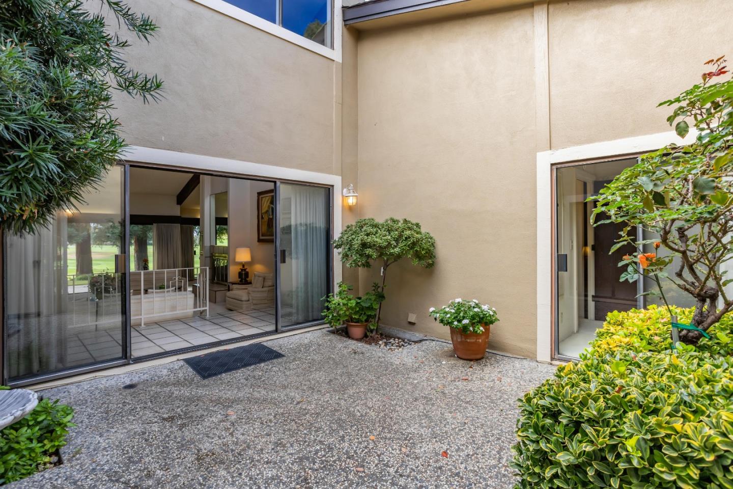 476 Golfview Drive