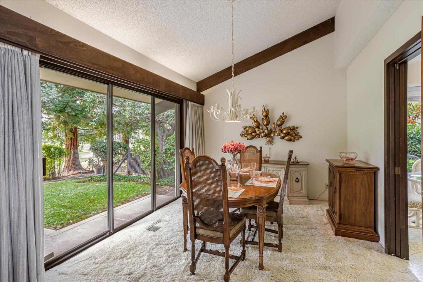 476 Golfview Drive