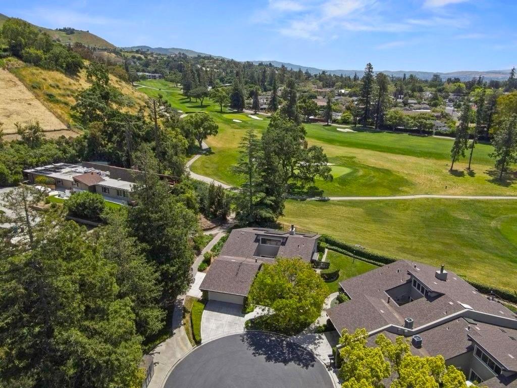 476 Golfview Drive