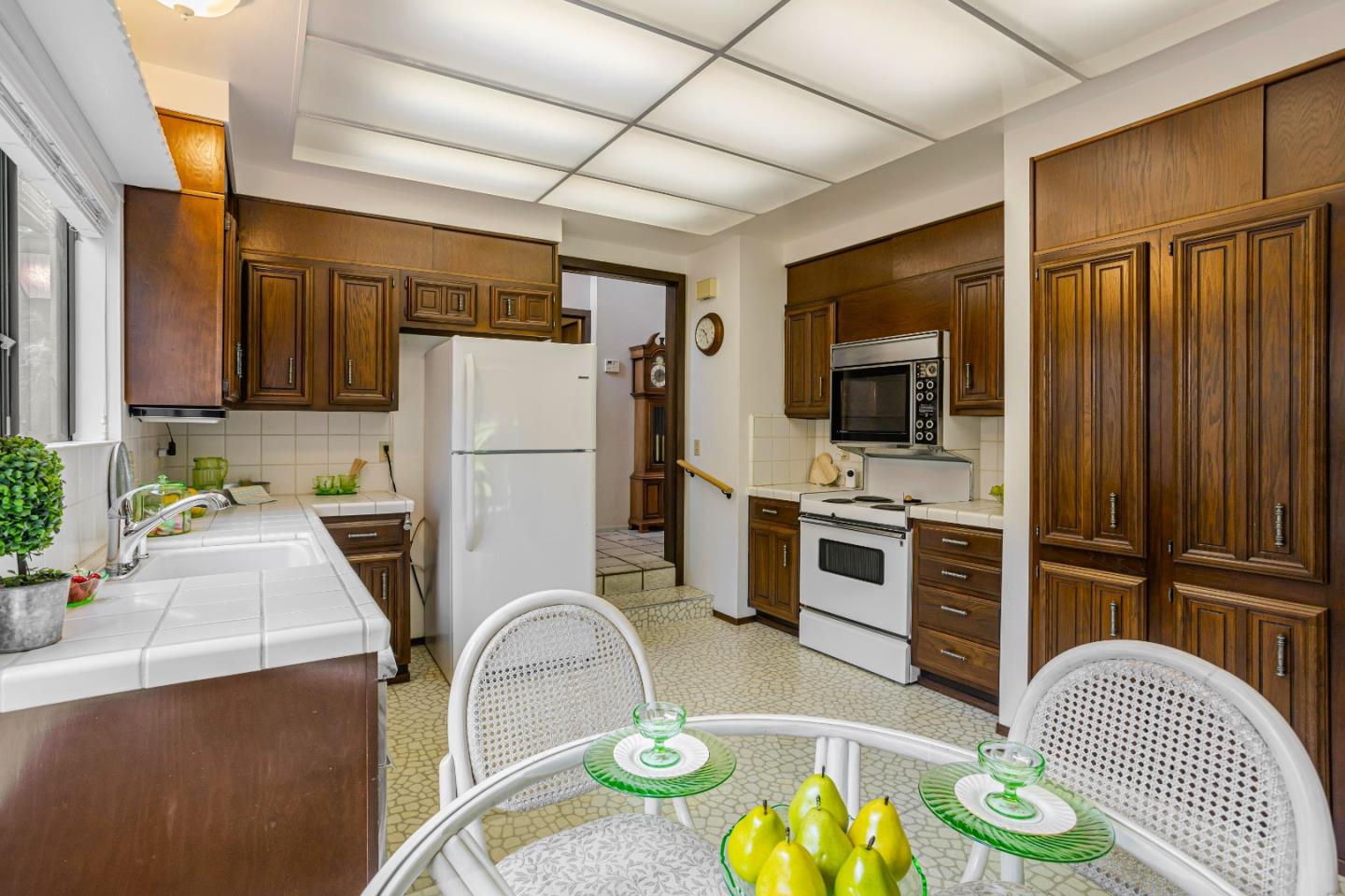 476 Golfview Drive