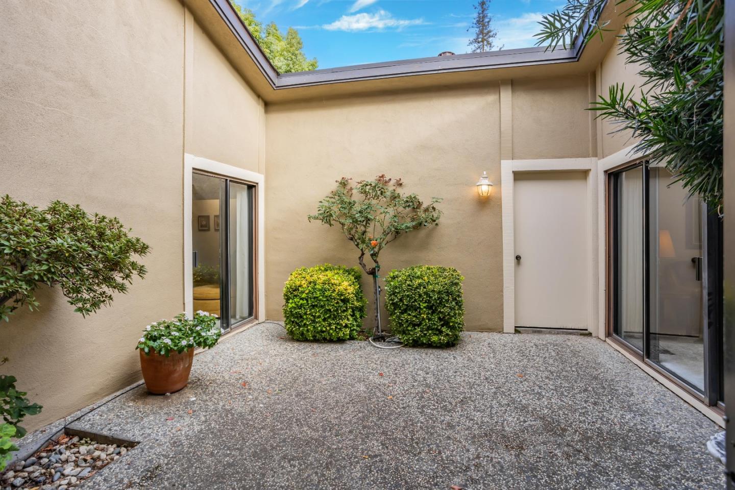 476 Golfview Drive