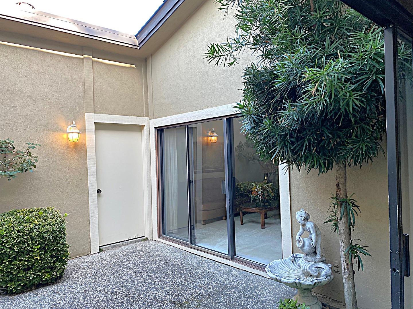 476 Golfview Drive