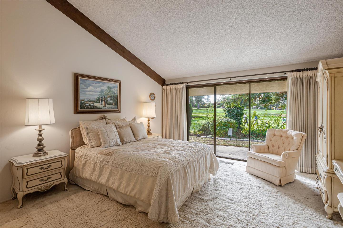 476 Golfview Drive