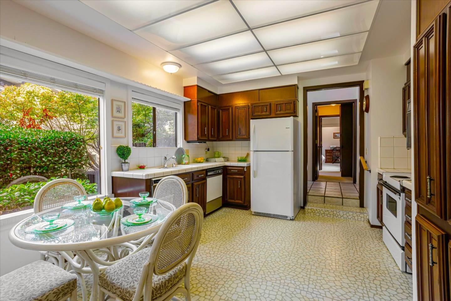 476 Golfview Drive
