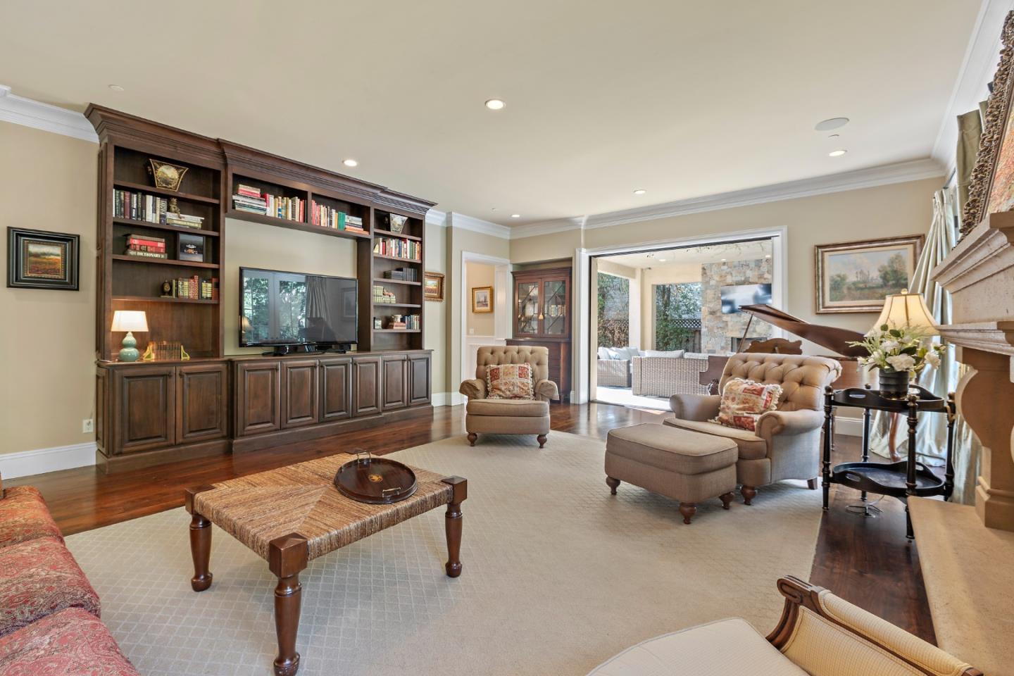 1187 Clark Way