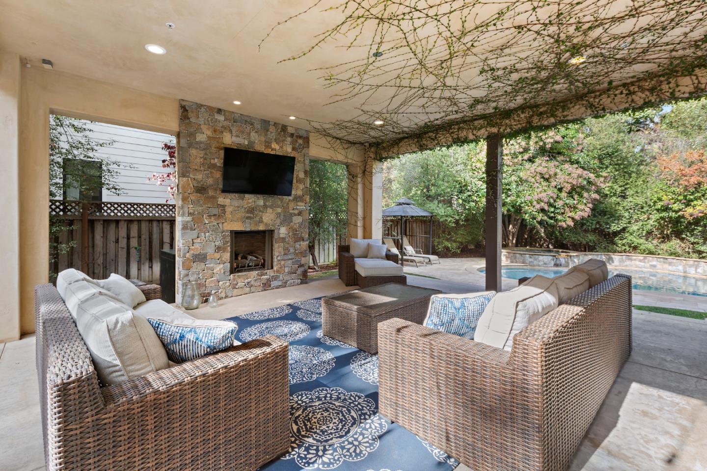 1187 Clark Way