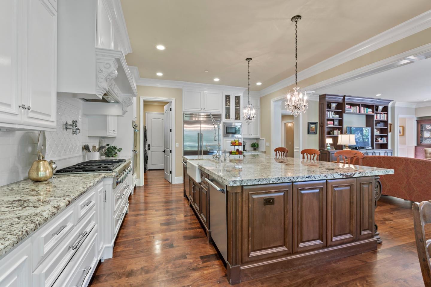 1187 Clark Way
