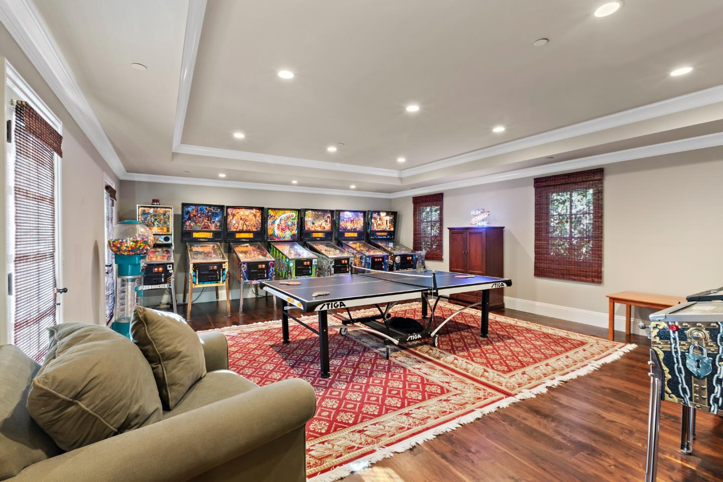1187 Clark Way