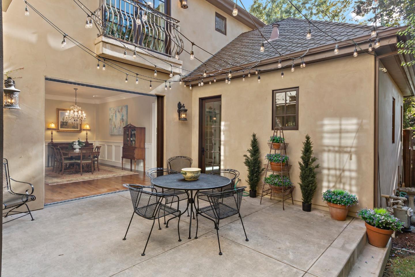 1187 Clark Way