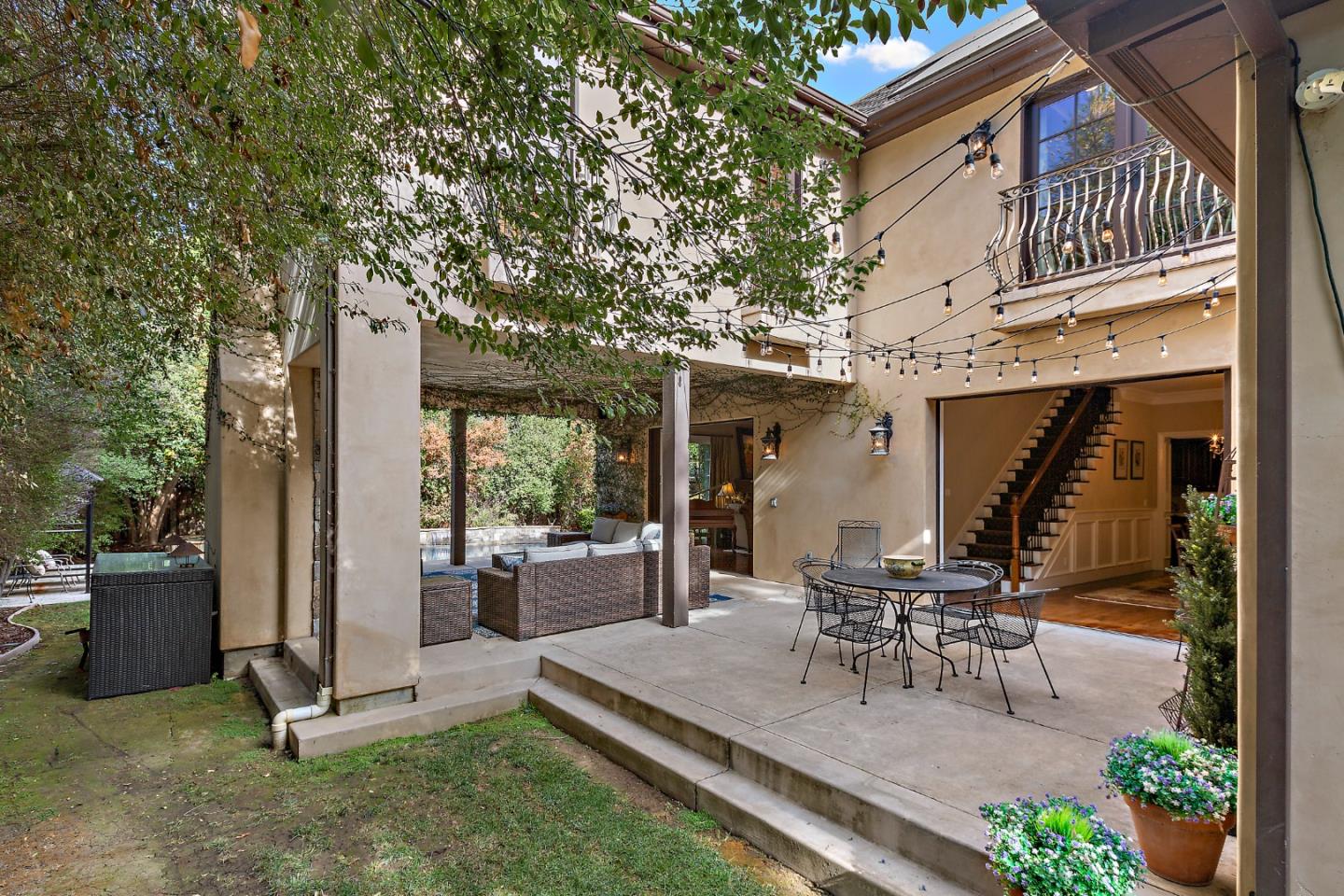 1187 Clark Way