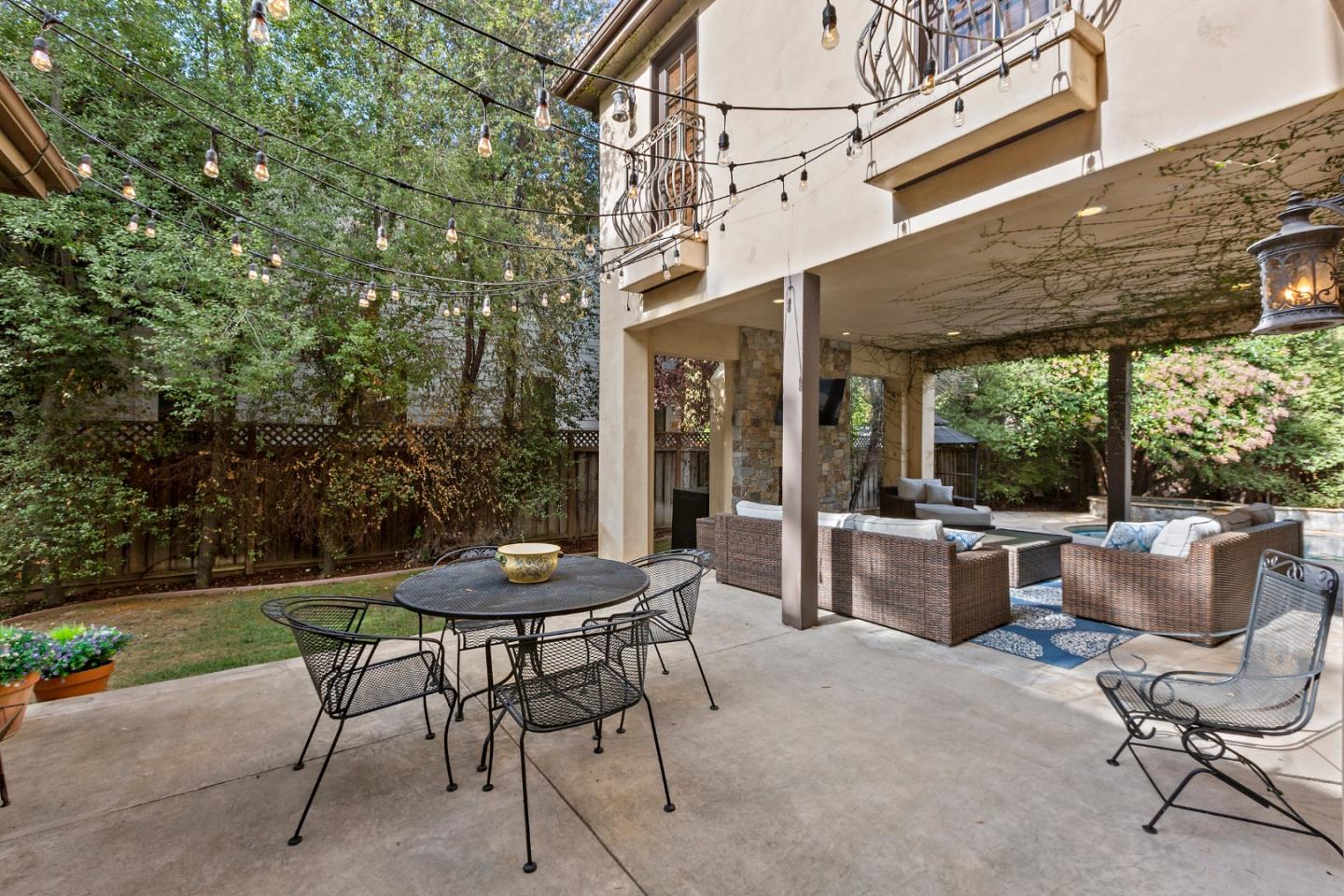 1187 Clark Way