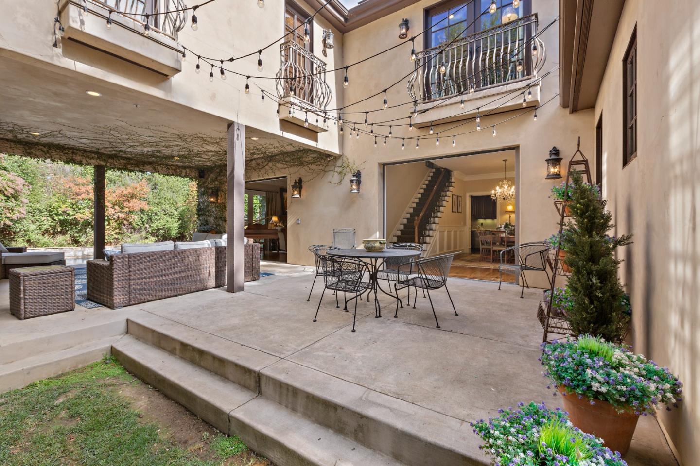 1187 Clark Way