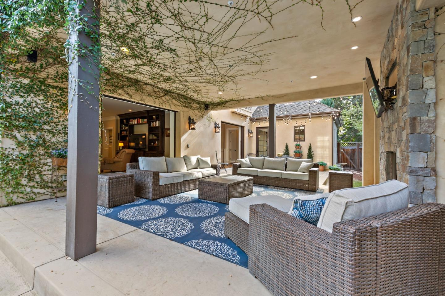 1187 Clark Way