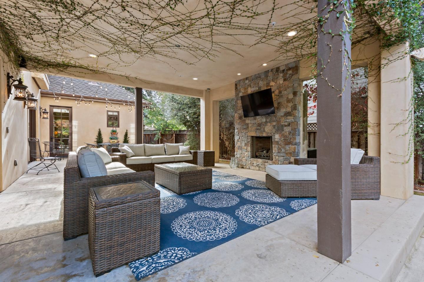 1187 Clark Way