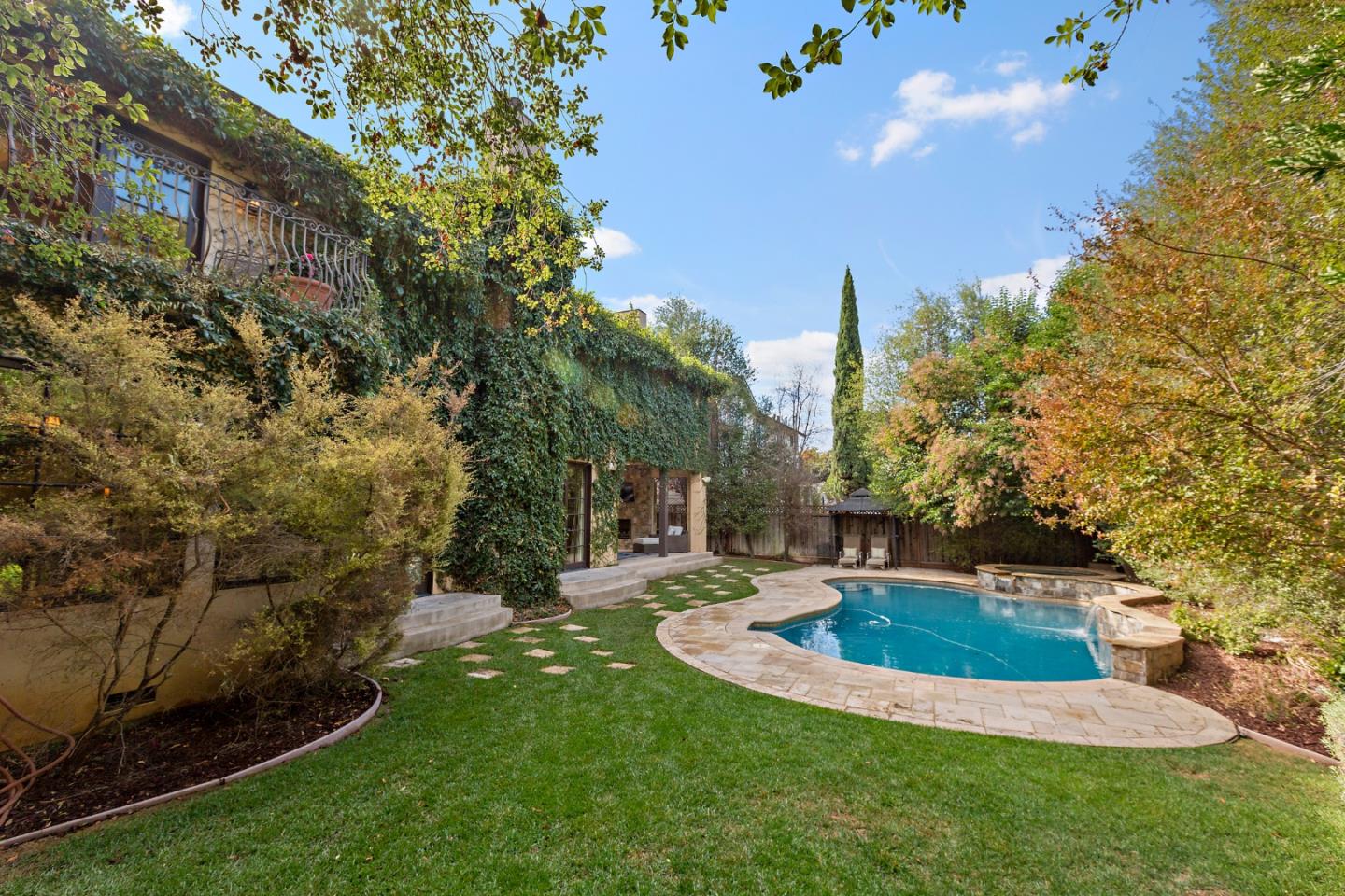 1187 Clark Way
